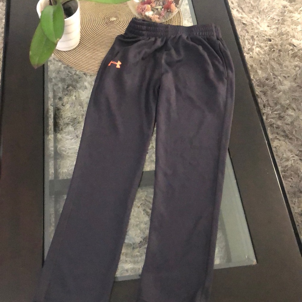 Under Armour Pants size 7 for boys 100 % polyester